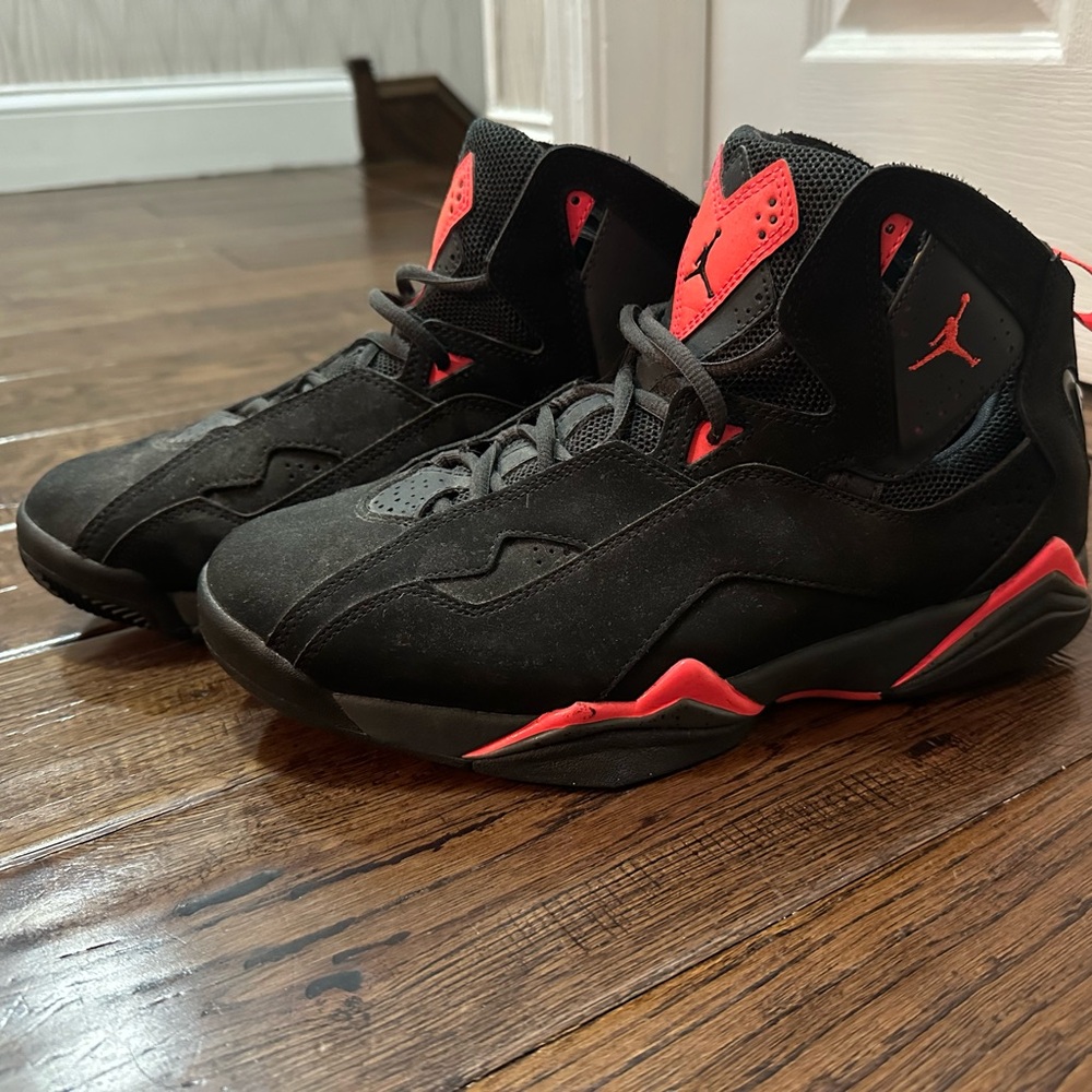 Jordan Black and Red Sneakers - Picture 2 of 6